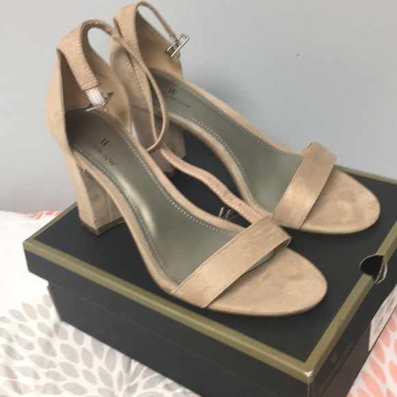 Nude homecoming heels size 8.5 - Picture 2 of 7